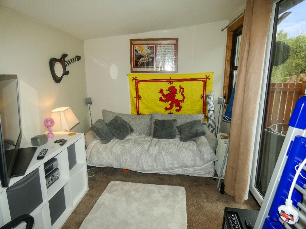 Summer House (Int)