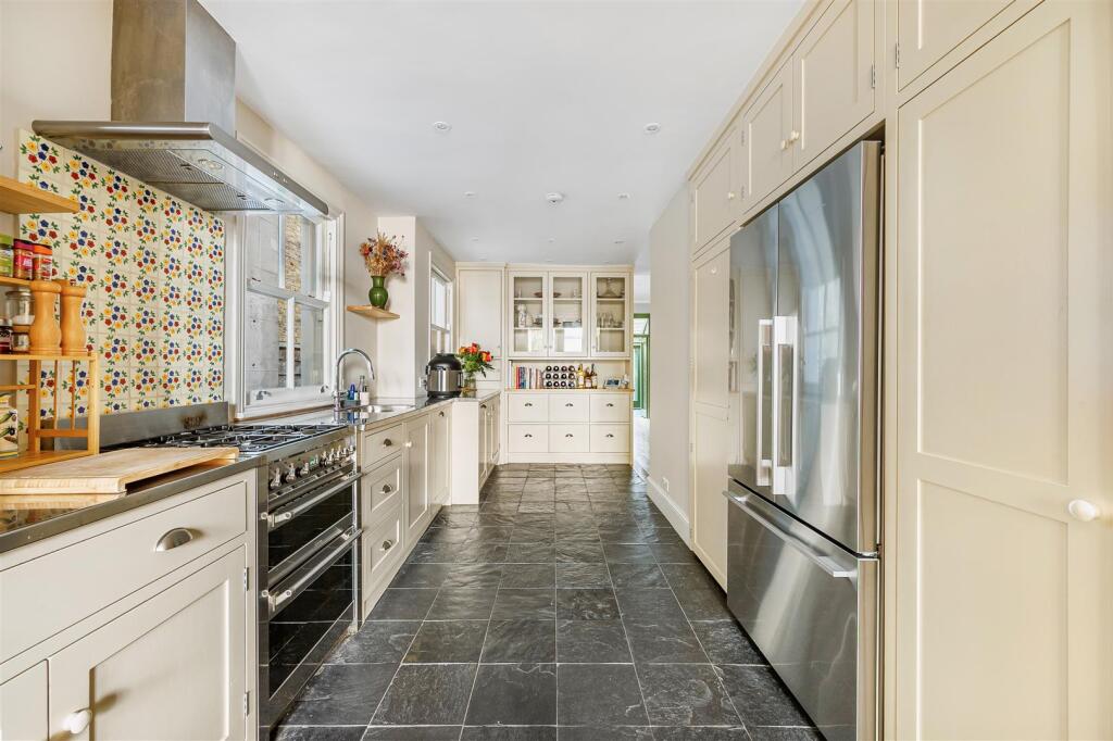 38 Shalimar Gardens-8.jpg