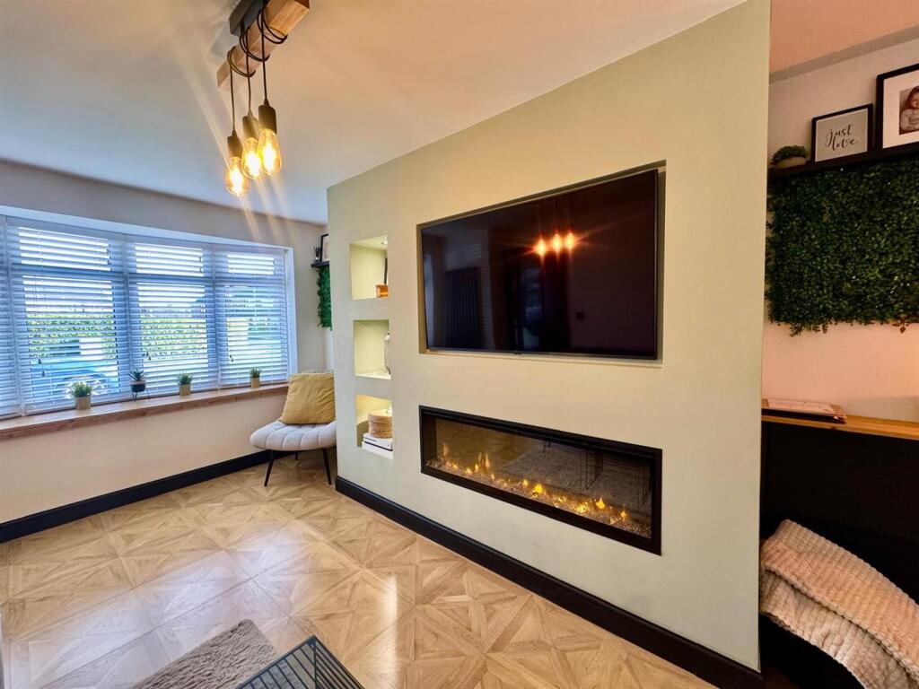 WhatsApp Image 2025-10-28 at 15.30.03 (1).jpeg