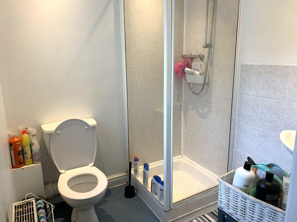 Bathroom.JPG