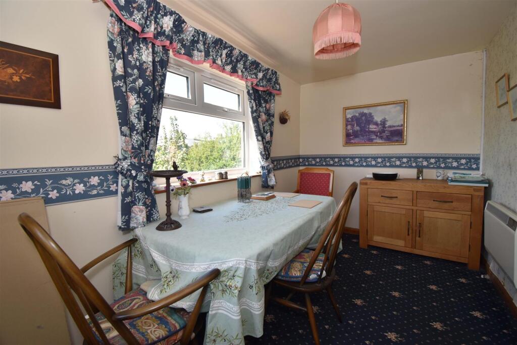 Dining Room T202511031159.jpg