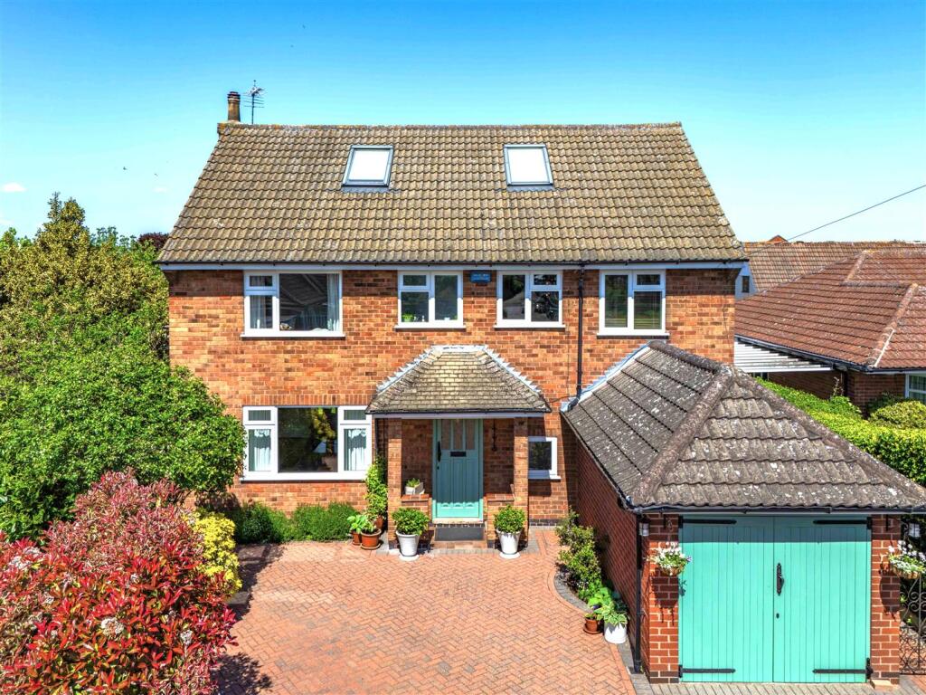 5 Banks Crescent-13.jpg