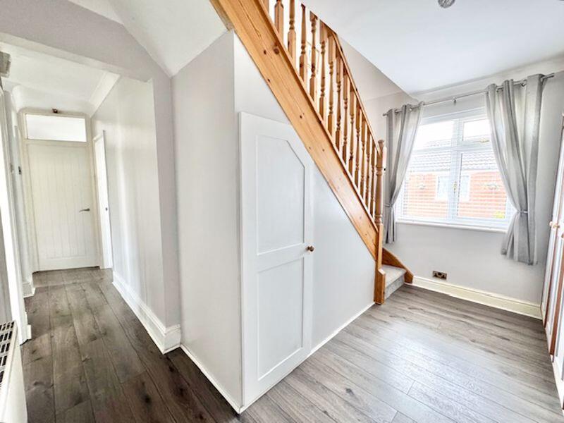 Entrance hall view 2