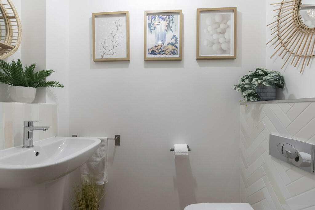 4 Castleton Villa...