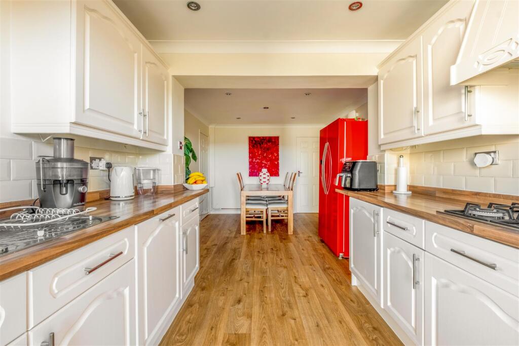 51 Broomfield Drive-4.jpg