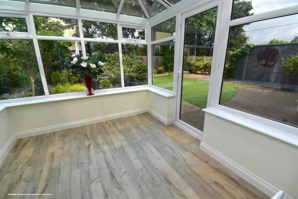 26 Main Road Twycross Conservatory.JPG