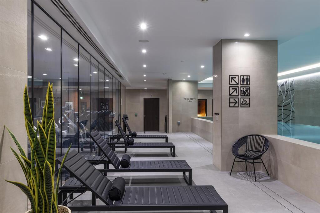 swimming pool (10).JPG
