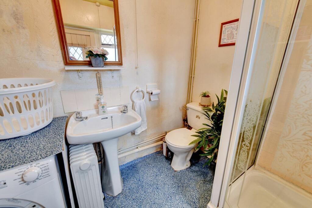Utility/Shower Room