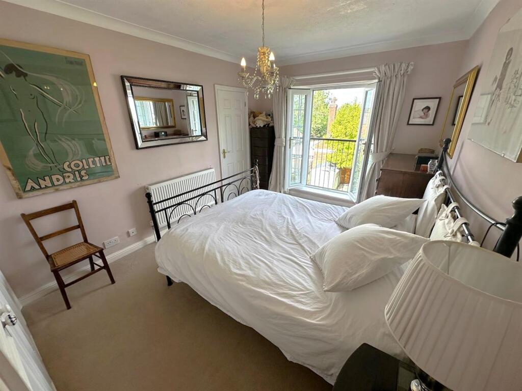 Master Bedroom 2.jpg