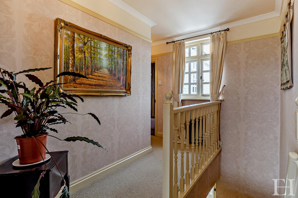 8648440-interiorW...