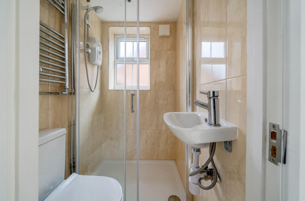 1296444-24-682b47...