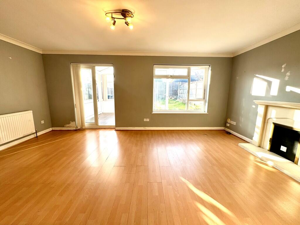 Admirals Walk liv...