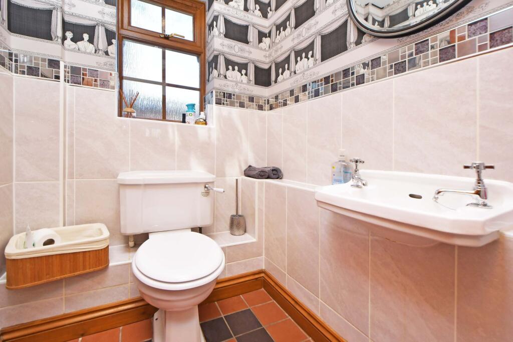 Ground floor cloak room
