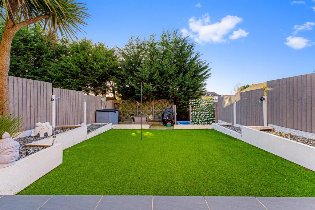 97 Manorwood Drive garden 3.jpg