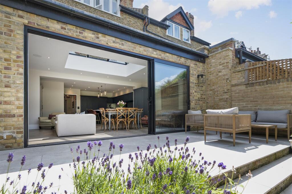 13 DURHAM ROAD,13.jpg