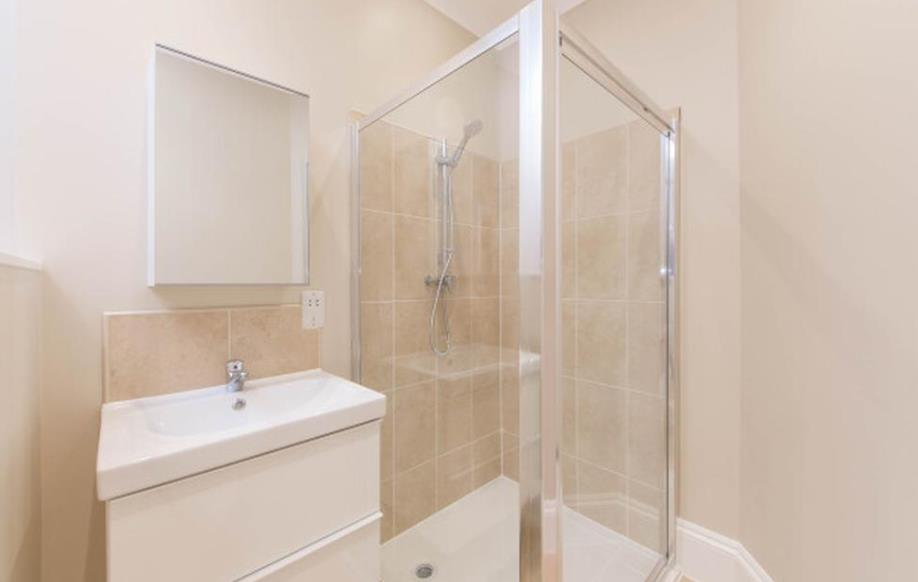 2 montagu court 5 16.09.png