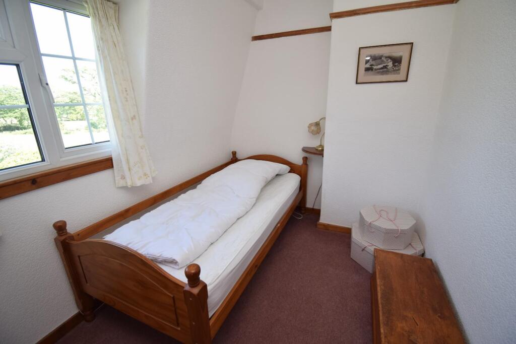Bedroom 3.JPG