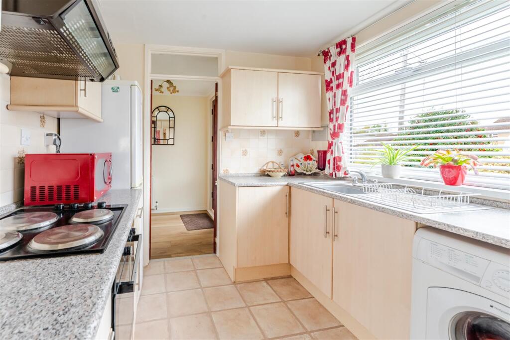2 Tripps Corner, Yatton, BS49 4JW 54.jpg