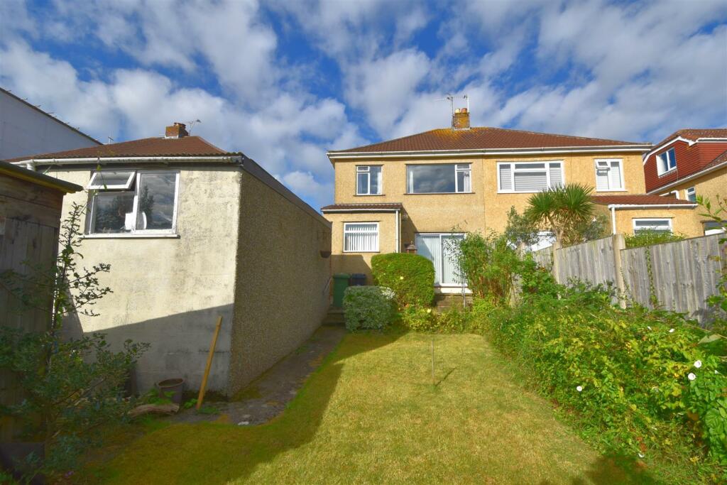 Rear view of property.jpg