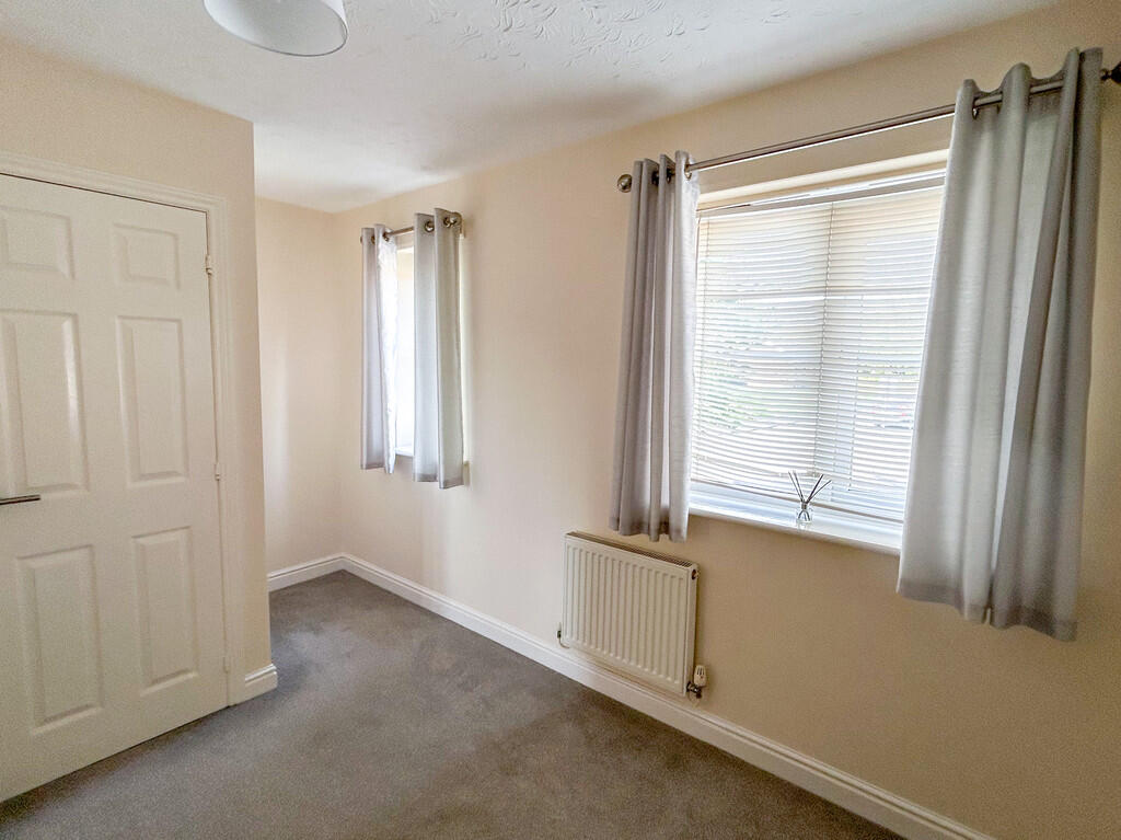 bedroom 2-1