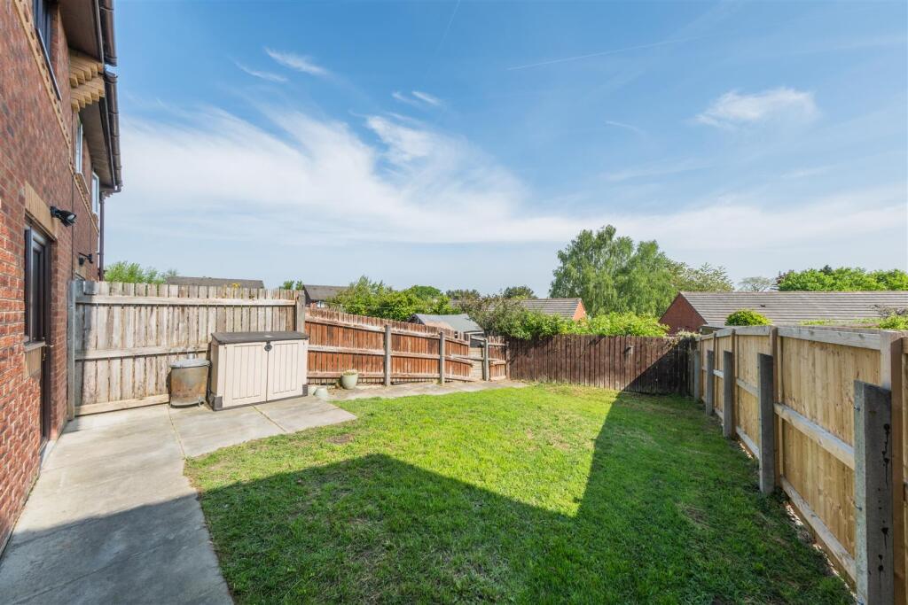9 Simmonds Close-026.JPG