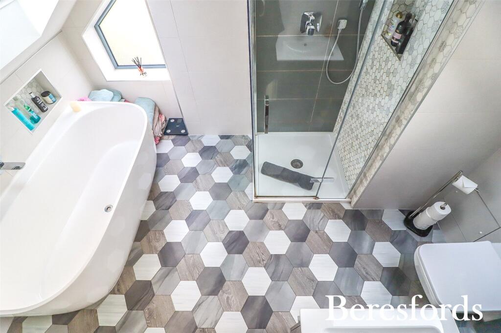 2nd Floor Bathroom