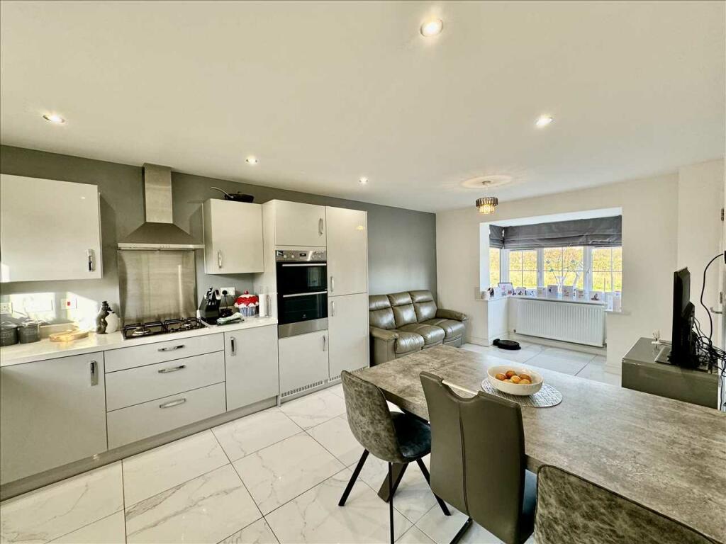 LIVING KITCHEN