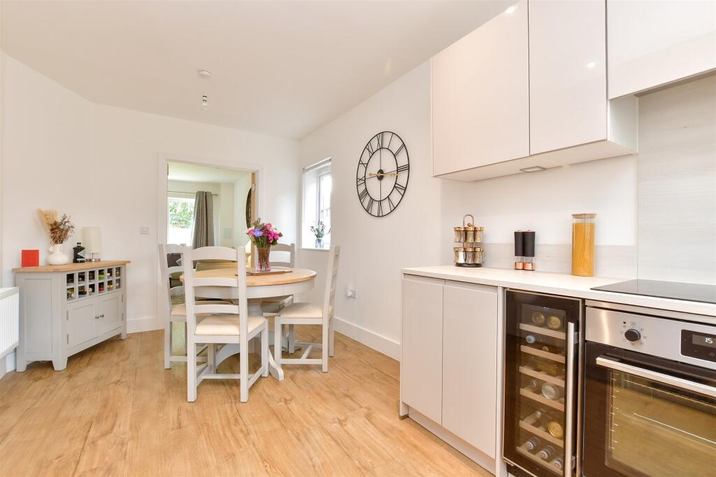Kitchen / Breakfast Room
