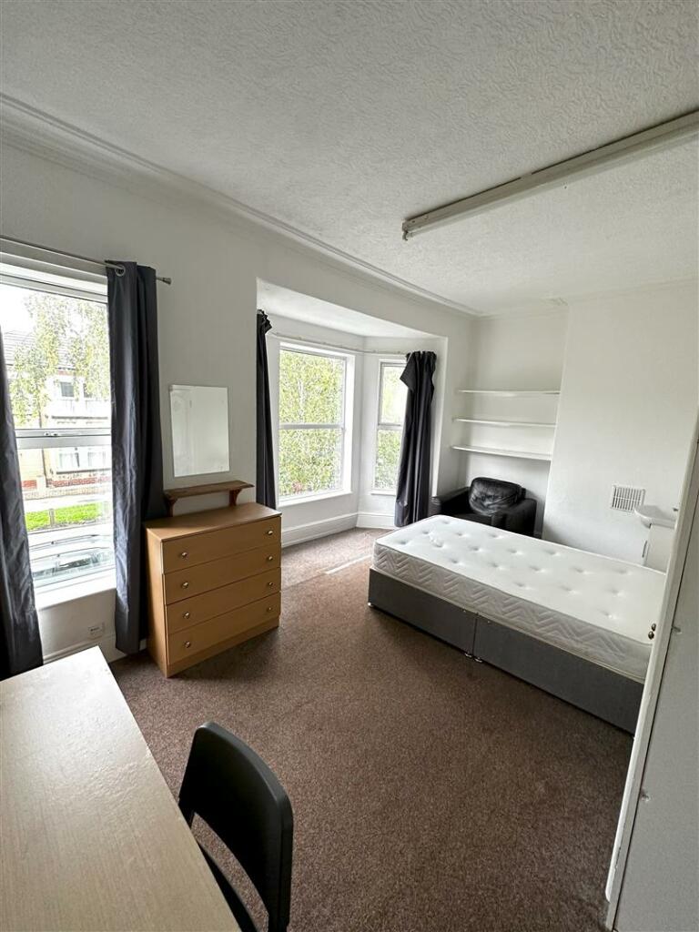 Bedroom 5.jpg