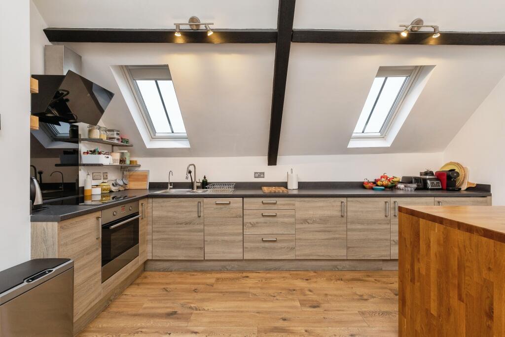 Kitchen / Living Room 5