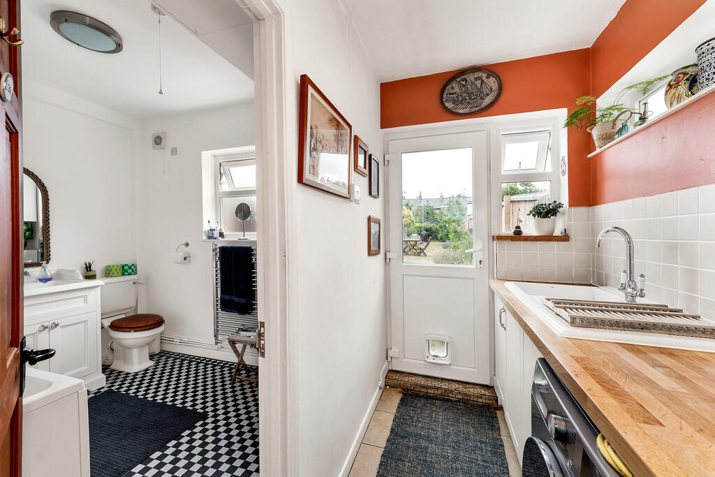 Kitchen / Bathroo...