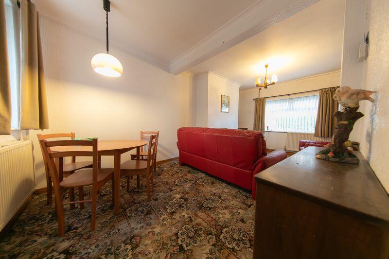 Lounge &amp; dining room