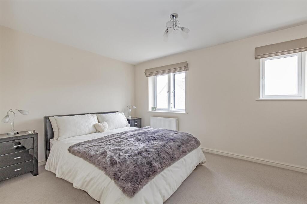 Bedroom 1-1.jpg