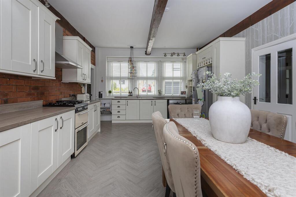 Bramleys Estate Agents - Upper Lane - Gomersal (17