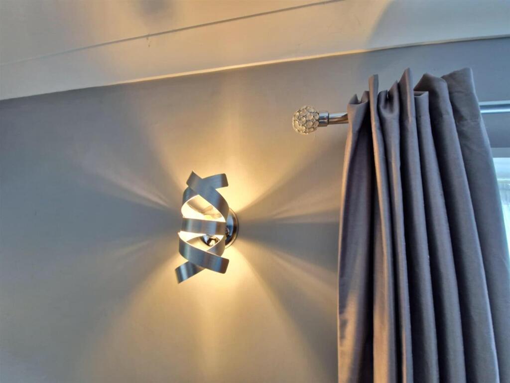wall light.jpeg