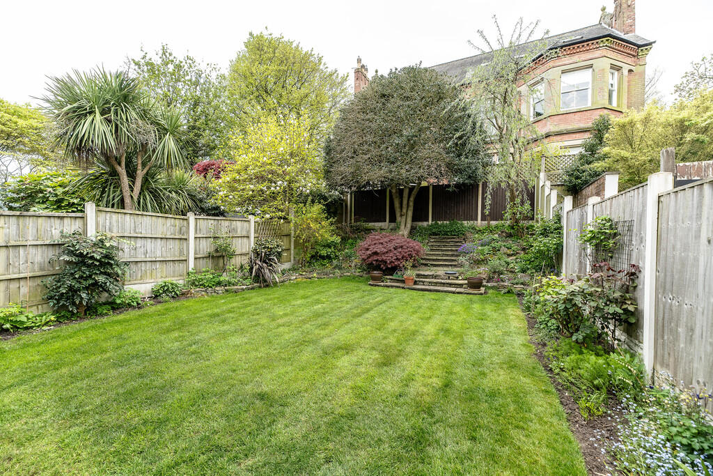 3 Potomac Mews 00...