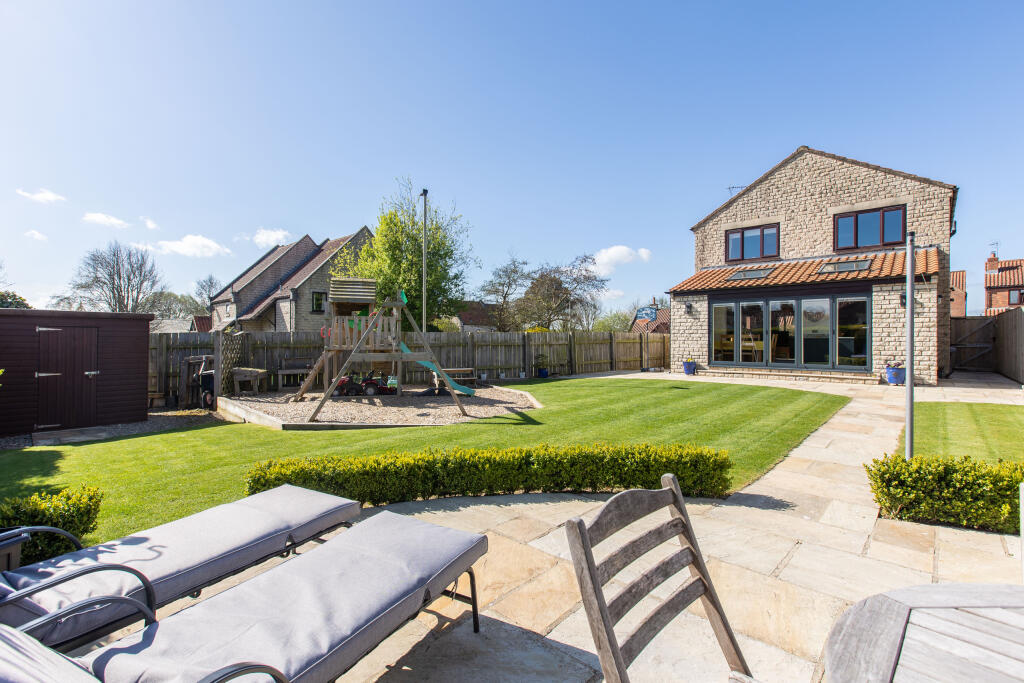 Beckett Close 2 External-7