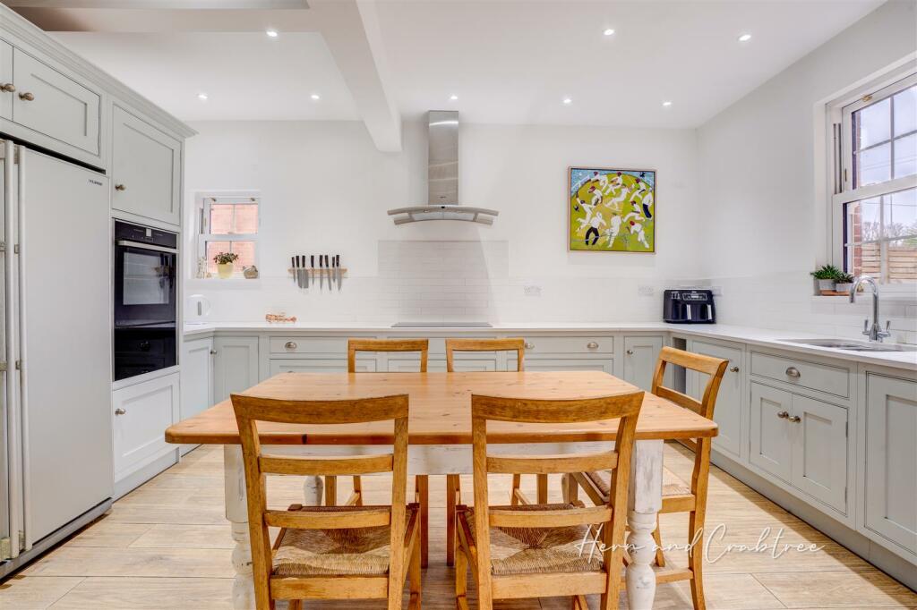 Queen Anne Square, Cardiff, HernCrabtree (21).jpg