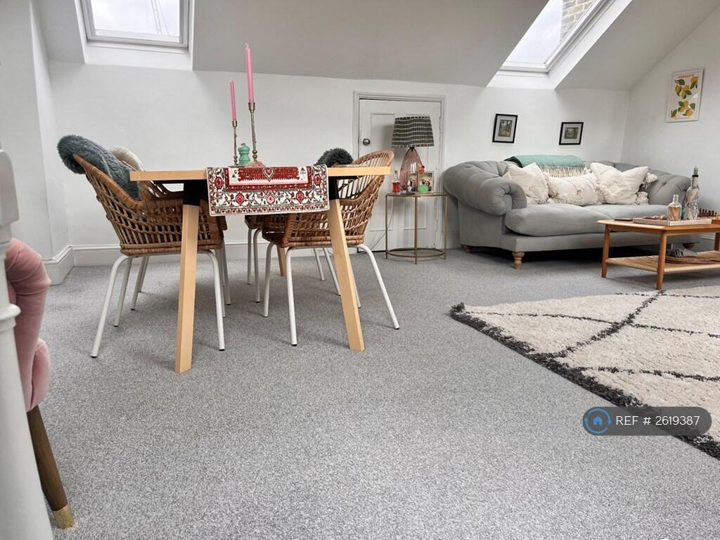 Sitting / Dining Room