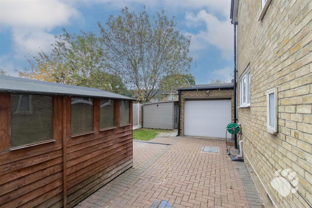 Garage/Side Access