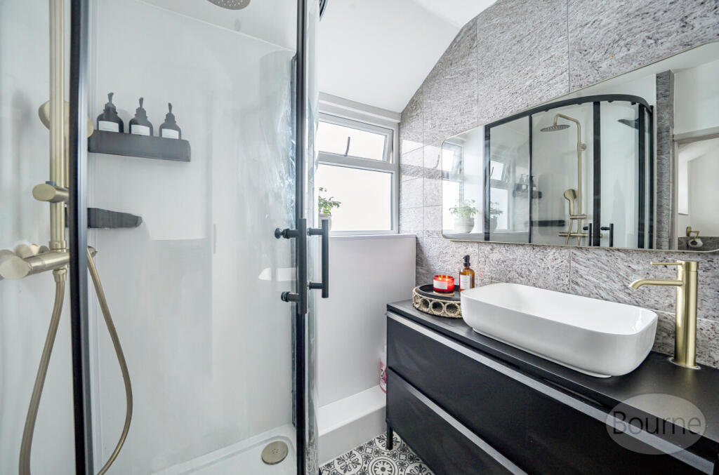 17cd496c-915b-4b6...