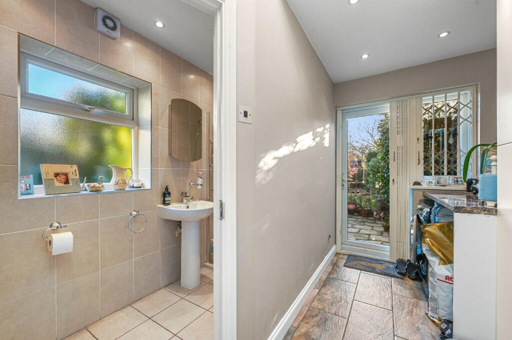 Utility/Shower Room