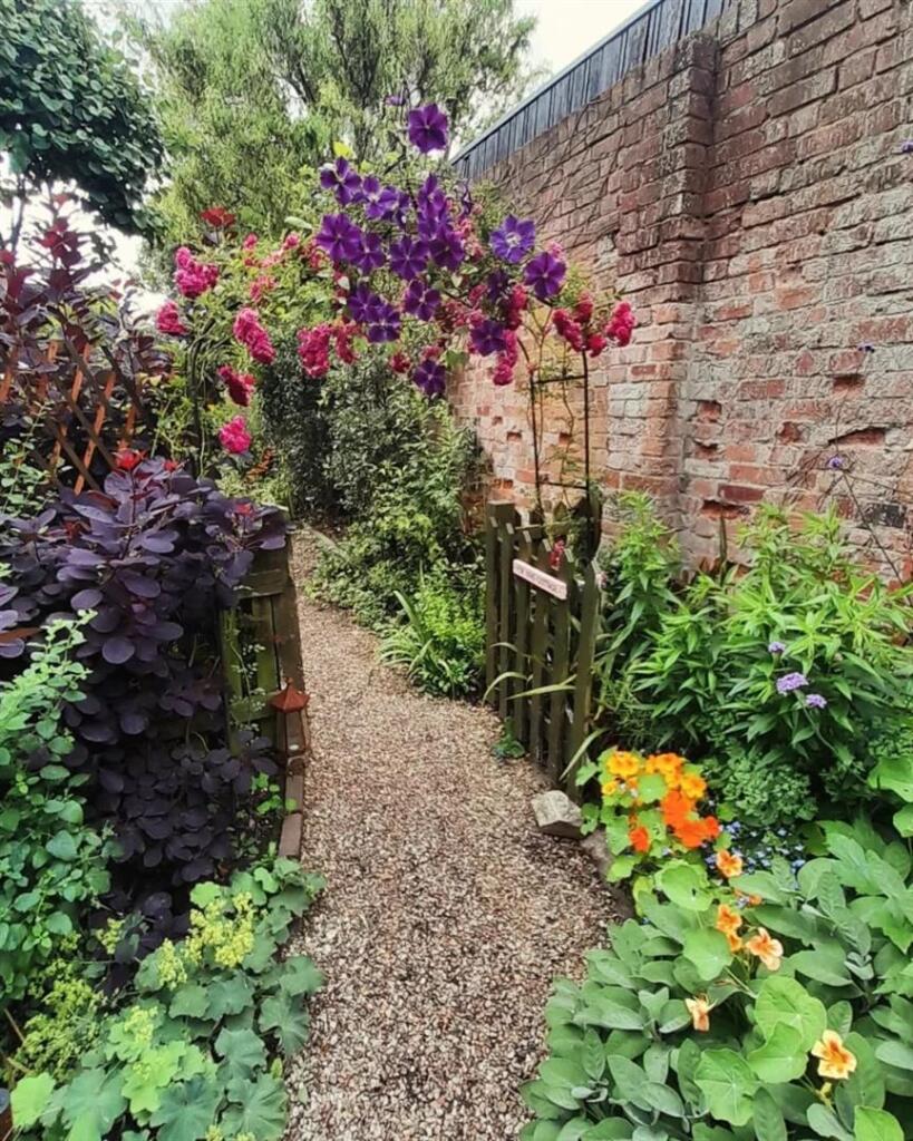 Garden 1.jpg