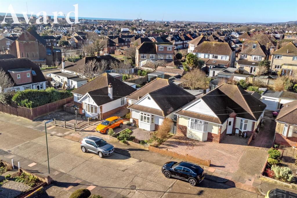 Millcroft Avenue, 5-025.jpg