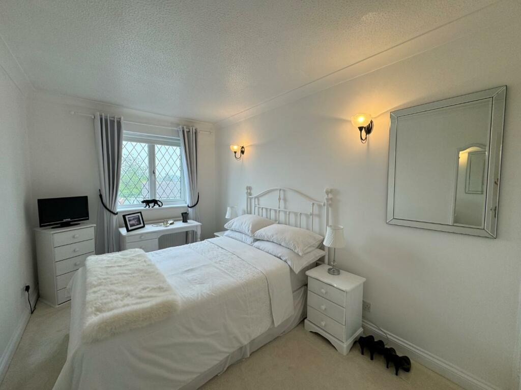 bedroom 2jpg