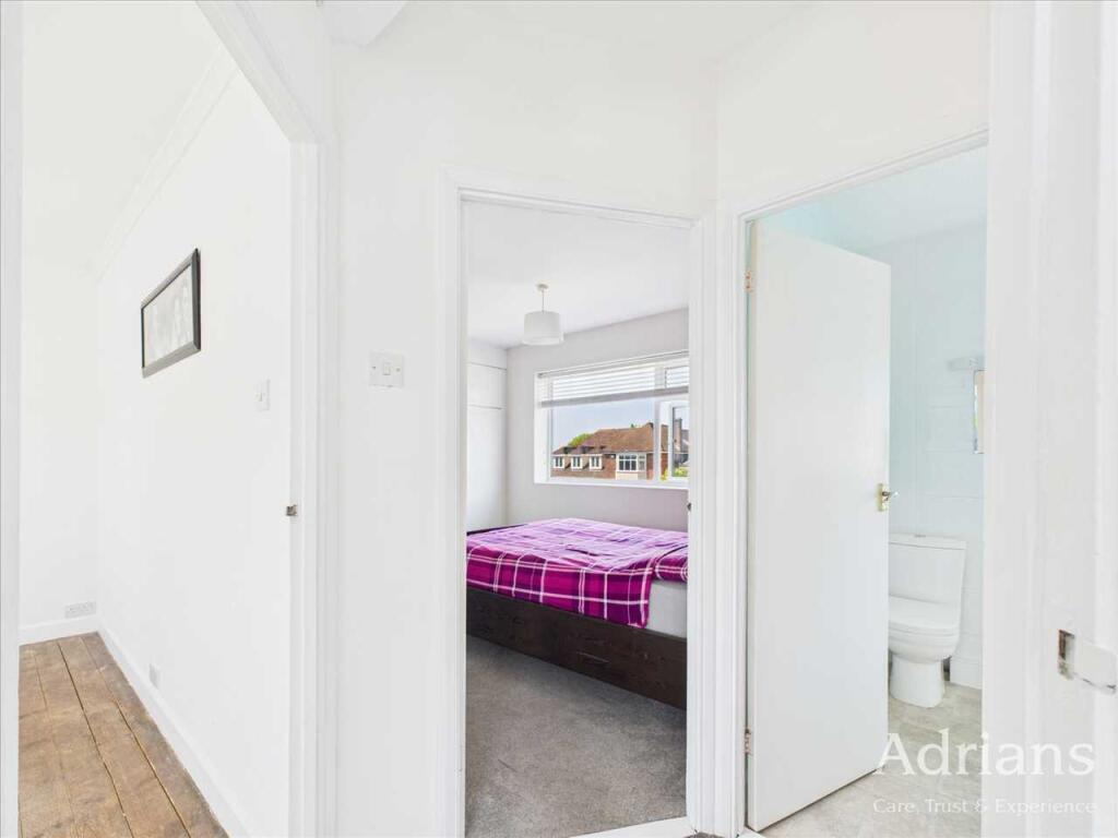 FIRST FLOOR LANDING