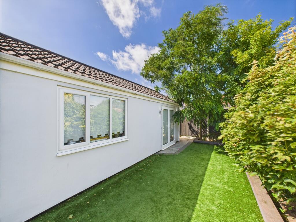 CAM02386G0-PR0139-STILL022 - Copy