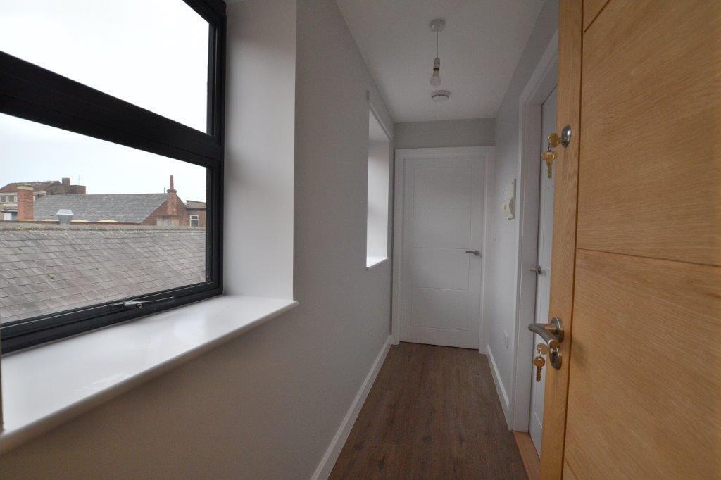 Flat 4 entrance hall.jpg