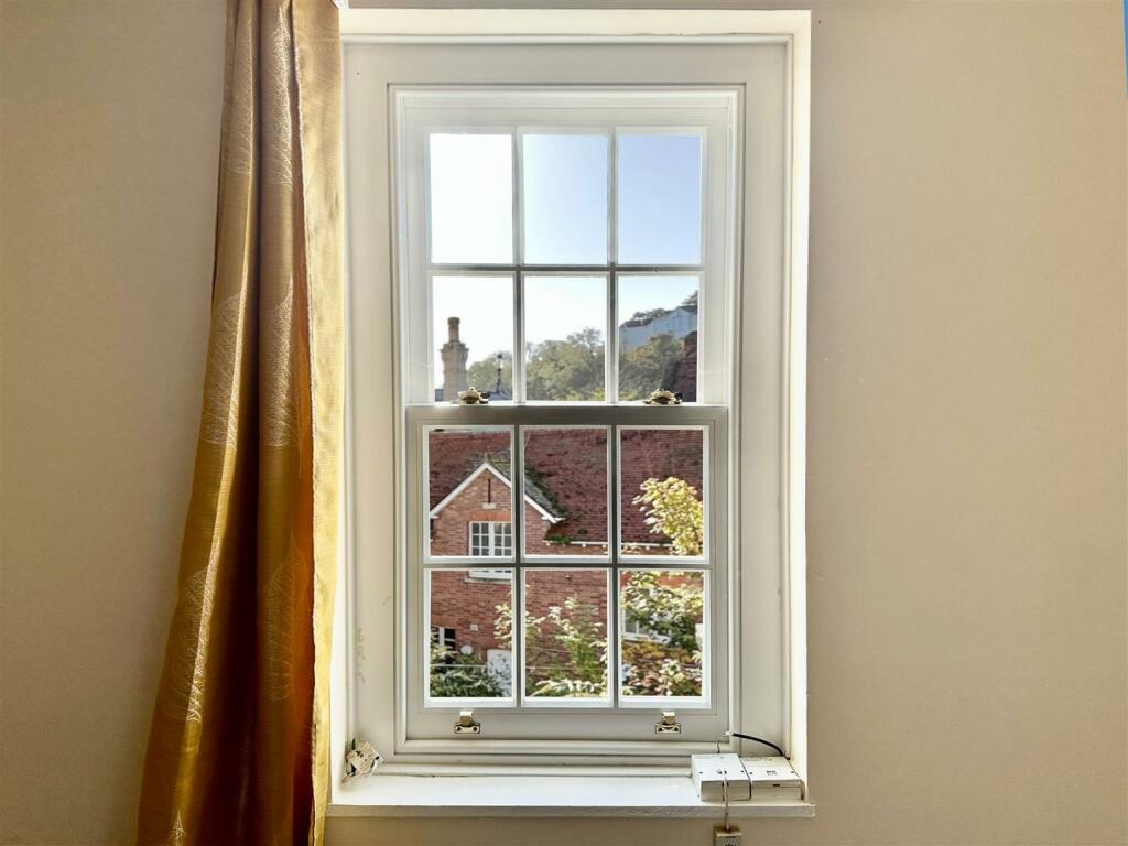 6a Prings Court 4.JPG