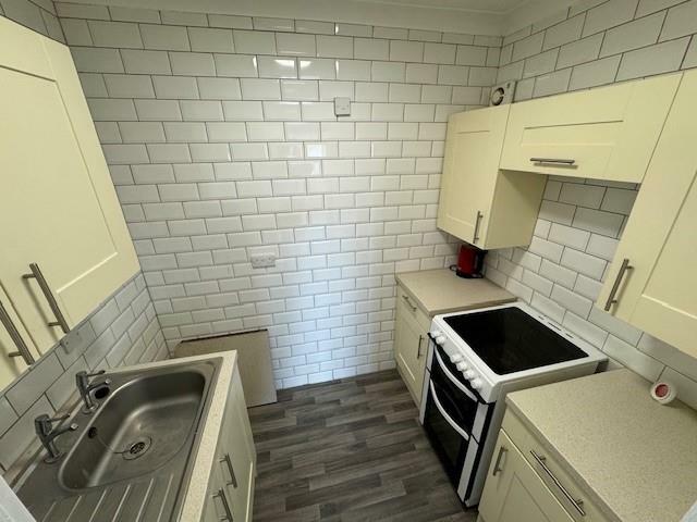 kitchen 3.jpg